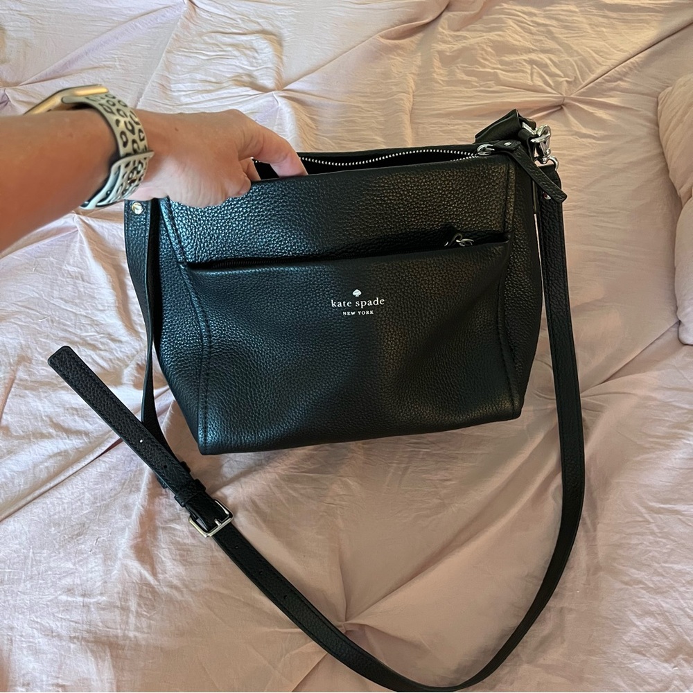 Kate Spade Black Leather Crossbody Bag Sleek Design